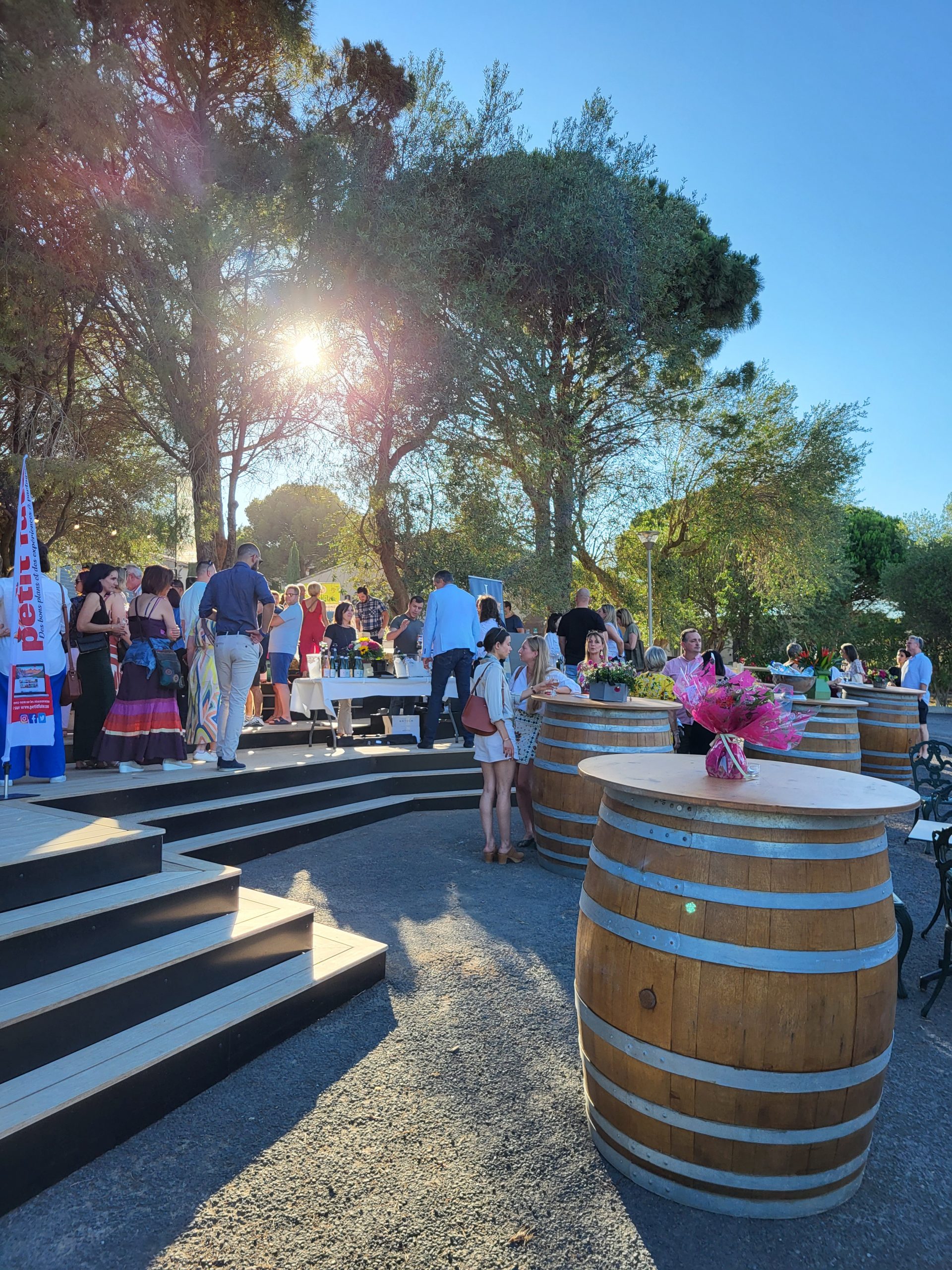 Découvrez le Château de Lastours, domaine viticole bio en Languedoc, réputé pour ses vins AOP Corbières. Vivez des expériences œnotouristiques uniques : dégustations de vins bio, visites du vignoble et séjours en hébergement de charme. Savourez la cuisine locale au restaurant La Bergerie et plongez dans l'authenticité du terroir des Corbières.